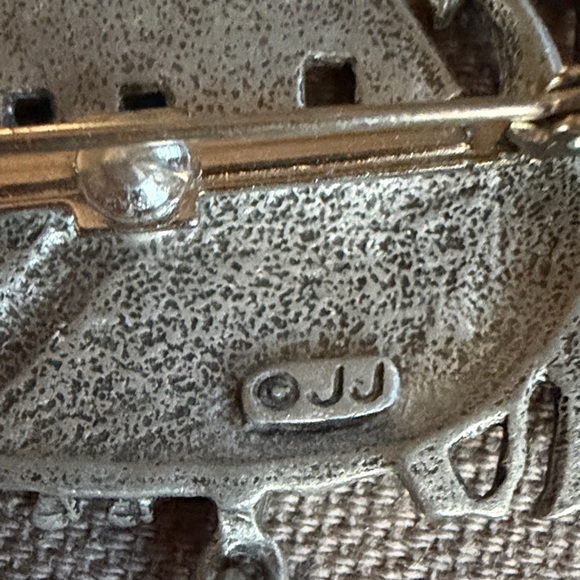 JJ Noah's Ark Brooch - Picture 3 of 4